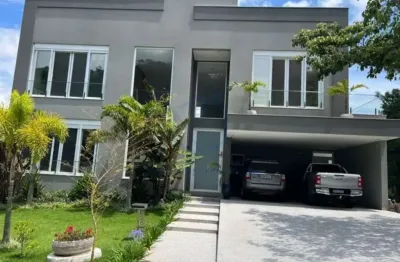 Casa disponível para venda em condomínio de alto padrão na aldeia da serra!