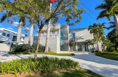 Casa à venda lindíssima de altíssimo padrão no condomínio tamboré 3