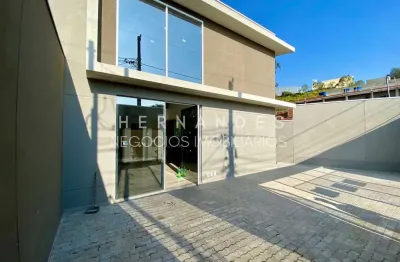 Casa à venda em santana de parnaíba com 3 suítes e 4 vagas de garagem