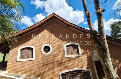 Casa em condomínio à venda em santana de parnaíba - 4 quartos, 1 suíte, 3 salas, 3 banheiros, 2 vagas de garagem e 750m² de área.