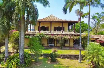 Casa estilo chácara luxuosa na Aldeia da Serra, 15 vagas de garagem e 4.000 m²