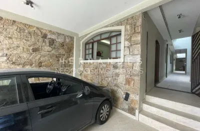 Casa à venda na cidade de cidade] - 3 quartos, 3 suítes, 2 salas, 5 banheiros, 2 vagas de garagem, 242m² - imperdível!