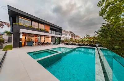 Casa de luxo no tamboré alphaville: 5 suítes, piscina e elevador em sp
