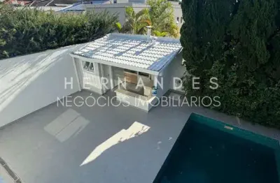 Casa de luxo em alphaville, 3 quartos, 3 suítes, 3 salas, e 6 banheiros, 4 vagas.