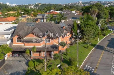 Luxuosa casa em condomínio à venda em alphaville, santana de parnaíba-sp. 5 quartos, 5 suítes, 1 sala, 8 banheiros, 4 vagas, 693m².