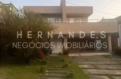 Imperdível: Casa de Luxo em Condomínio de Alto Padrão em Santana de Parnaíba-SP, no Bairro Tamboré - 4 quartos, 4 suítes, 1 sala, 5 banheiros, 4 vagas de garagem, 338,15 m² de área.
