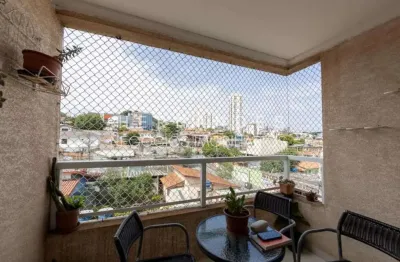 Apartamento com 66m², 2 dormitórios, sendo 1 suíte, 1 banheiro social, área de serviço, varanda e 2 vagas de garagem