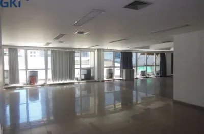 Bairro da sé, ao lado do metro, meio andar, 2 vagas