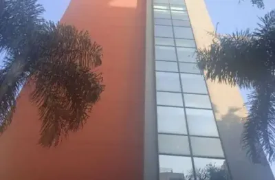 Sala comercial com 32 metros quadrados uma garagem próximo metro fradique coutinho