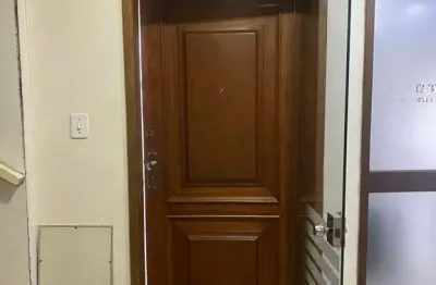 Conjunto comercial no centro, junto à galeria metrópole