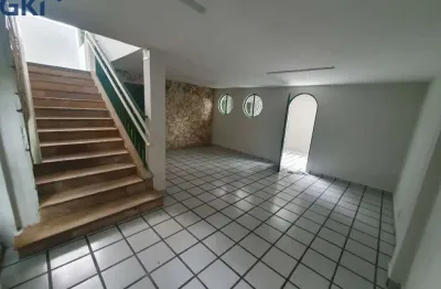 Casa comercial, recém-reformada, à 600mts do metrô adolfo pinheiro