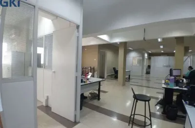 Prédio comercial com 1780m2, com 18 vagas - próximo ao metrô