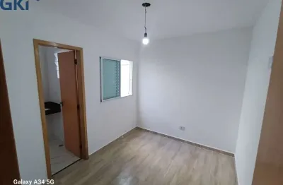 Sobrado novo 2 suítes, 1 vagas de garagem, 1 lavabo, área de serviços.
