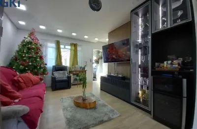 Casa de condomínio, com 3 dorm (1 suíte) e 2 vagas!