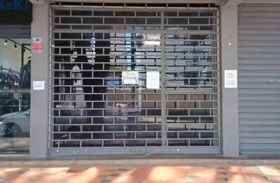 Vila nova conceição: loja em galeria 64m²> de frente.