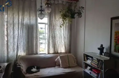 Apartamento à venda, 02dorms, reformado com infraestrutura elétrica nova