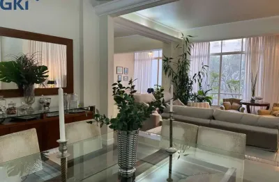 Higienópolis, edificio de época, com 220m² AU, 4 dormitórios, 1 vaga de garagem