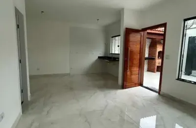 Sobrado Novo com 2 suítes, 2 vagas de garagem, 1 Lavabo, sacada, churrasqueira, área de serviços