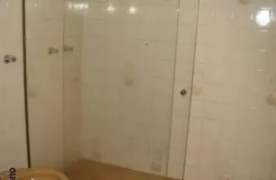 Casa comercial e residencial de esquina em excelente localização, região com muitos consultórios e clinicas.