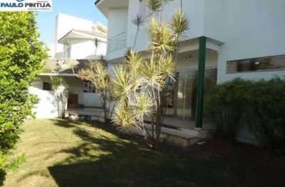 Sobrado com 6 dormitórios sendo 3 suítes no condomínio portal de itaici.