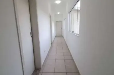 Casa com 3 suítes e piscina para locação no condomínio portal de itaici