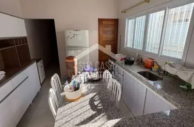 Casa com 3 quartos para alugar no Jardim Pau Preto, Indaiatuba 
