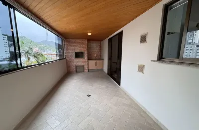 Excelente custo benefício, bem central em balneário, perto de tudo
