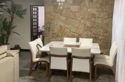 Casa com 3 quartos à venda na Rua Mongubá, 723, Vila Carrão, São Paulo