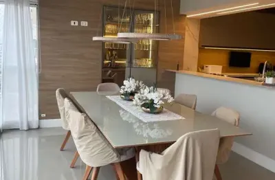 Cobertura com 4 Quartos e 5 banheiros à Venda, 345 m² por R$ 4.900.000