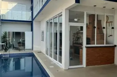 Casa no jardim nathalia no éden em sorocaba, com 2 quartos sendo uma suíte, e um escritório com piscina e linda área gourmet