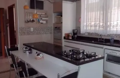 Ótimo sobrado à venda no condomínio chácara ondina em sorocaba, terreno tem 300m2 área const 273m2 piscina aquecida e aquecedor solar para toda casa.