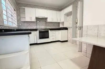 Casa à venda no Condomínio GRANJA OLGA 3! Uma verdadeira OPORTUNIDADE!