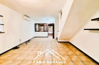 Sobrado com 3 dormitórios, suíte, e 2 vagas, na chácara santo antônio