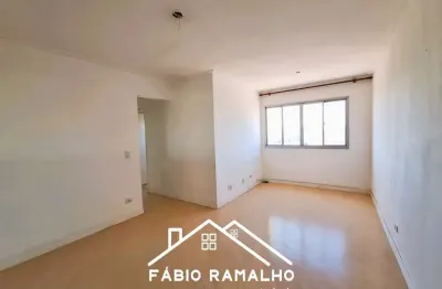 Apartamento com 2 dormitórios, e vaga de garagem, à venda em interlagos