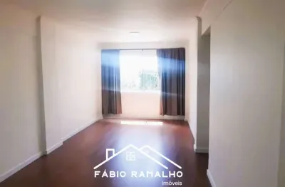Apartamento com 3 dormitórios, suíte, e 2 vagas, à venda no jardim marajoara