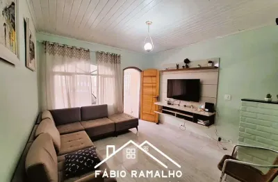 Sobrado à venda no campo grande, com 2 dormitórios, suíte, e vaga de garagem