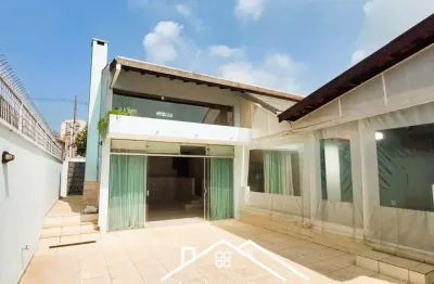 Casa térrea para à venda com 3 dormitórios, suíte, e 4 vagas de garagens, no jardim campo grande.