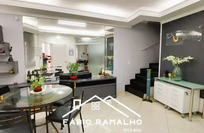 Sobrado para venda ou locação, com 3 dormitórios, e 2 vagas de garagens, no campo grande.