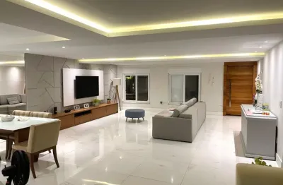 Casa com 5 quartos e 2 banheiros à venda em camboinhas, 550 m² por r$ 3.900.000,00
