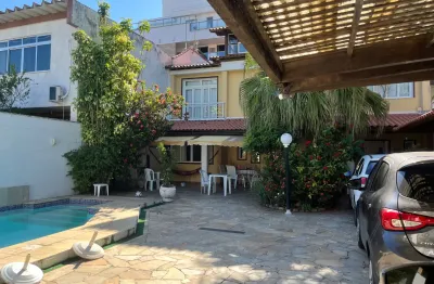 Casa à venda praia de Piratininga com 3 Quartos e 1 banheiro à Venda, 270 m² por R$ 1.400.000