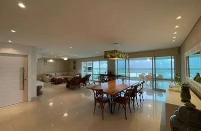 Apartamento frontal ao mar com 4 suítes, 6 banheiros, 4 vagas e 290m²