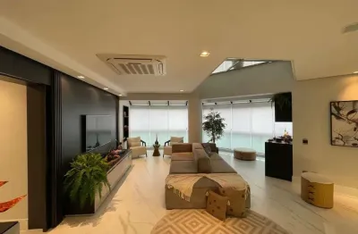 Cobertura  com 4 dormitórios , 4 banheiros, 3 salas e com 198 m²