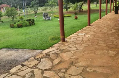 Vende-se chácara em chapada dos guimarães (2km do centro)