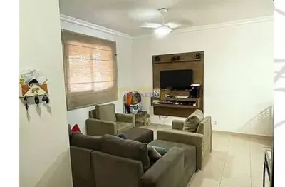 Vende-se sobrado condomínio residencial green park (prox. shopping estação)