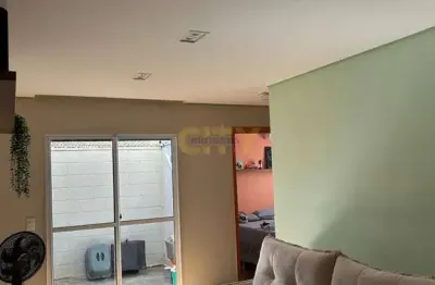 Vende-se apartamento térreo com garden condomínio chapada das brisas