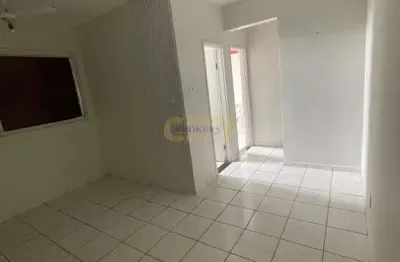 Vende-se apartamento edifício leonardo da vinci (bosque da saúde)