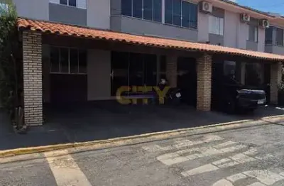 Vende-se sobrado condomínio porto rico (prox. centro político adm)