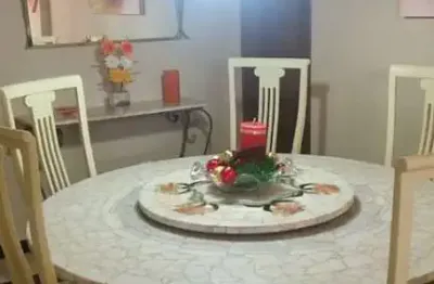 Aluguel de temporada - apartamento mobiliado na quadra mar com 02 dormitórios