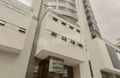 Apartamento mobiliado e equipado com 4 suítes e 3 vagas no edifício villa castelli