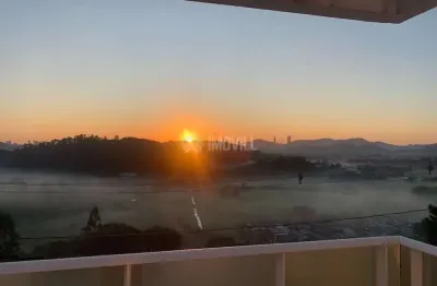 Luxuosa casa nova em condominio fechado entregue finamente mobiliada em camboriú